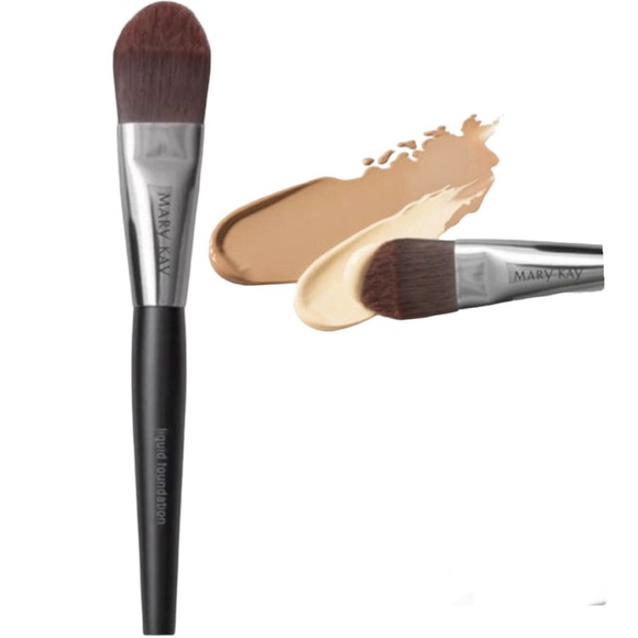 Liquid Foundation Brush / Face mask brush New / Mary Kay brand - Picture 1 of 7